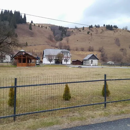 Casa Dumitru Si Elena Bucovina بيت للعطل