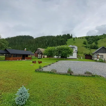 Casa Dumitru Si Elena Bucovina بيت للعطل *